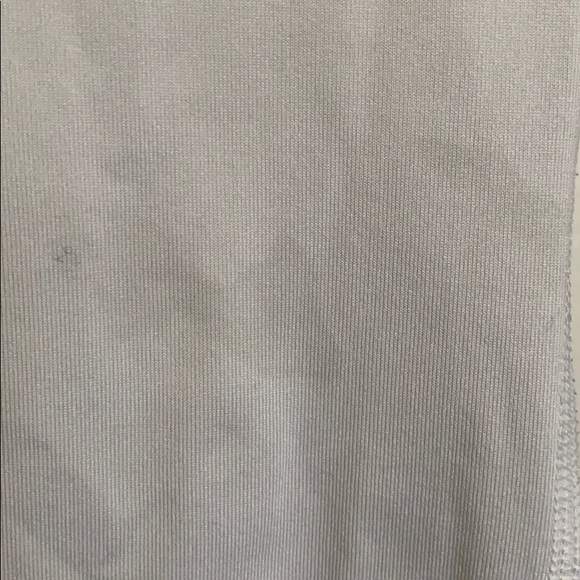 Under armor long sleeved shirt - Picture 4 of 4